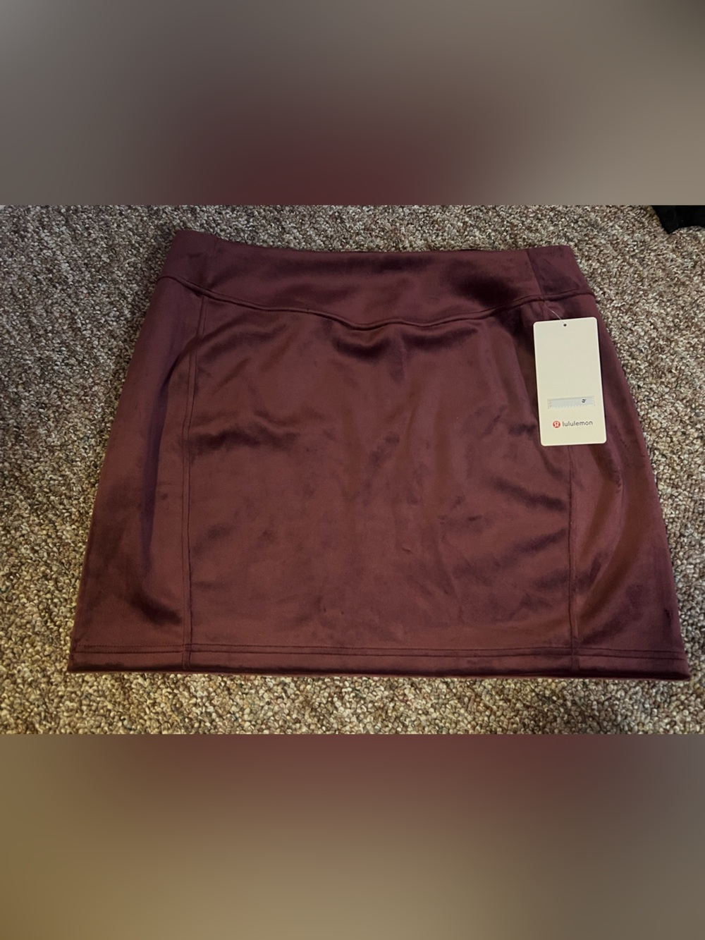 Lululemon Women’s  High Rise Garnet Red Velvet Athletic Mini Skirt Size XL New